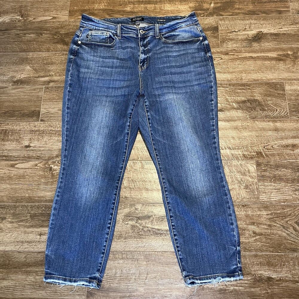 Judy Blue Jeans Women 20W Blue Boyfriend Fit JB82277MD Everyday Stretch Denim